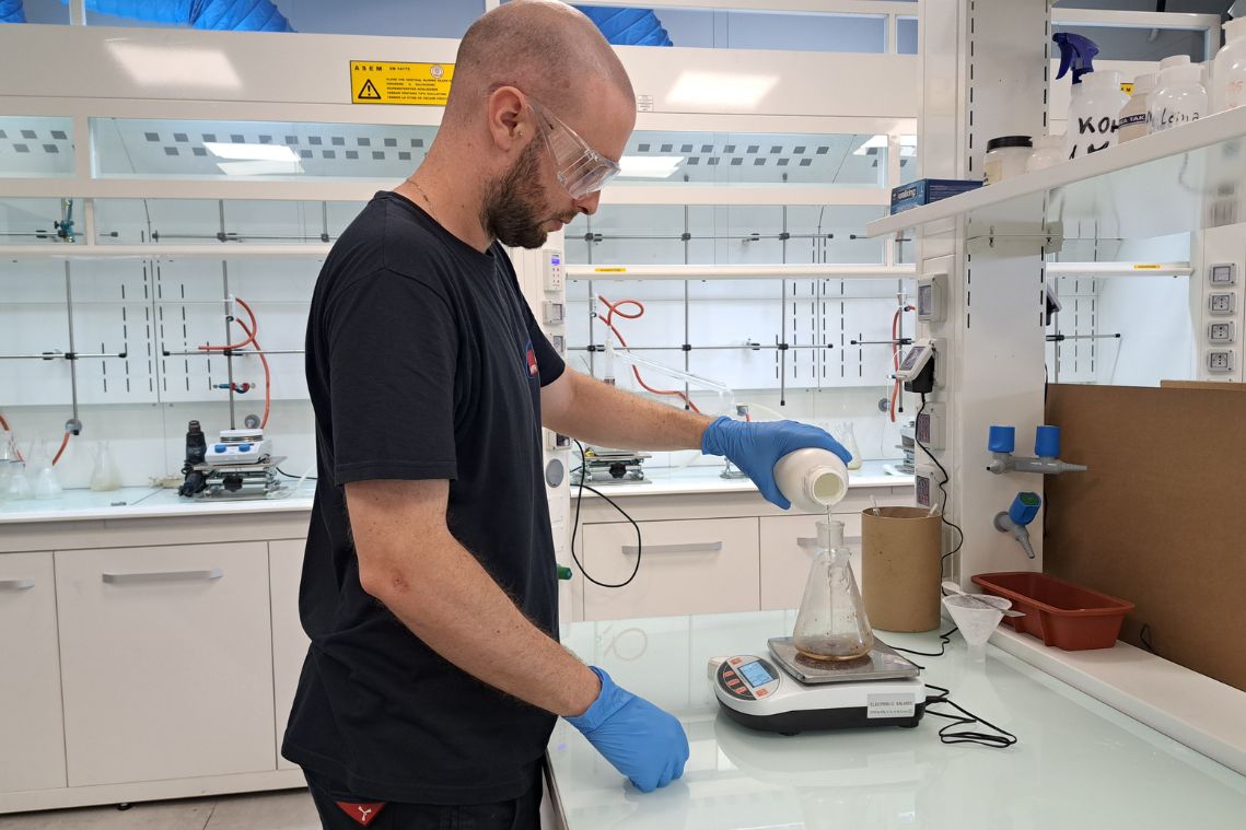 Industrial adhesives manufacturer - TAKA